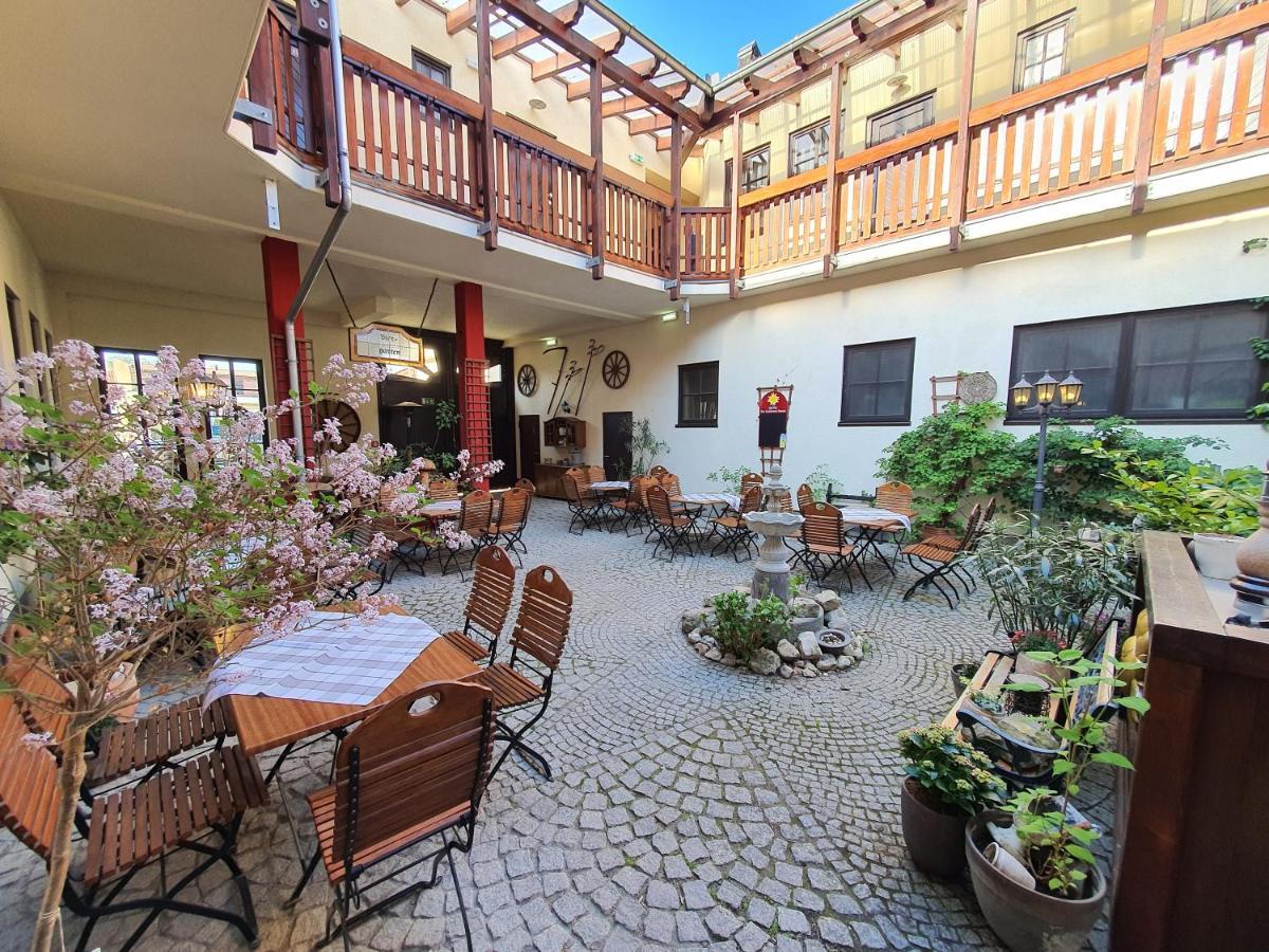 Hotel Zur Goldenen Sonne Quedlinburg Exterior foto